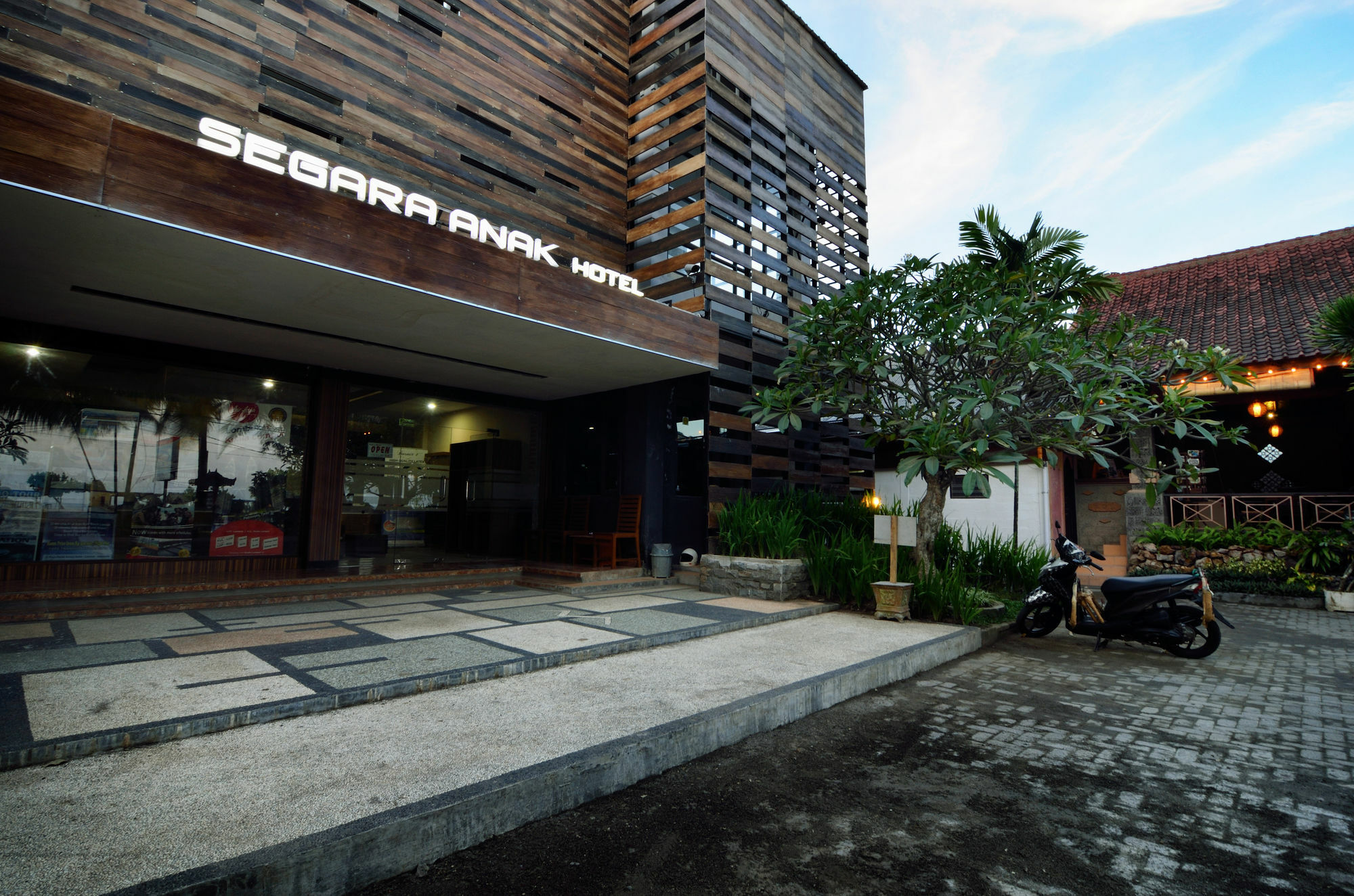 Segara Anak Bungalow & Restaurant Kuta  Esterno foto